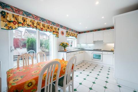 6 Azalea Gardens, Cambuslang, Glasgow, G72 7ZX