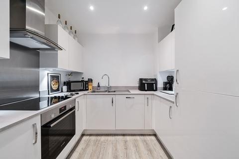 1 bedroom apartment for sale, Brumwell Avenue, London