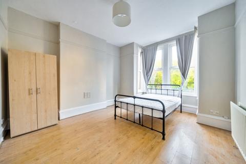 4 bedroom house to rent, Montem Road London SE23