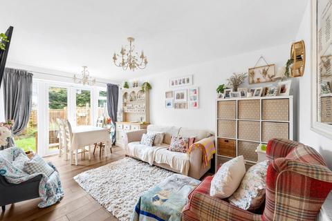 61 Jasmin Road, Epsom, KT19 9DY
