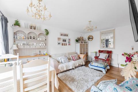 61 Jasmin Road, Epsom, KT19 9DY