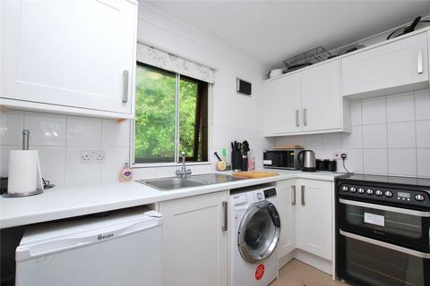 1 bedroom apartment for sale, Dairymans Walk, Guildford, Surrey, GU4