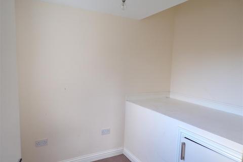 2 bedroom flat to rent, Pant Yr Heol, Neath