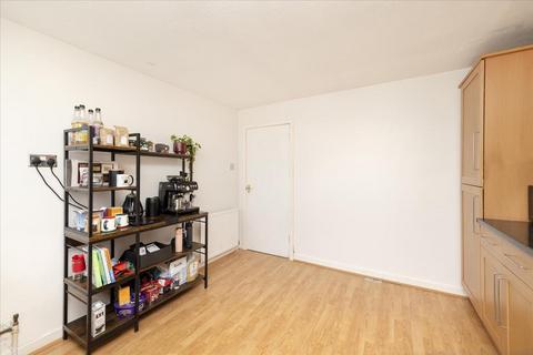 5/4 Oxgangs Avenue, Edinburgh, EH13 9HZ