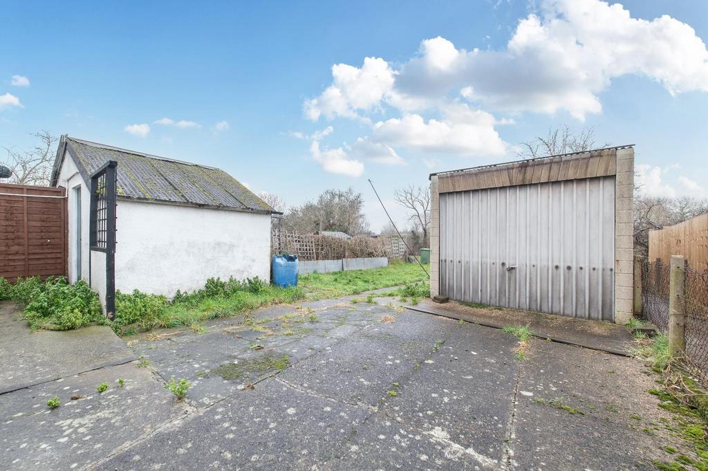 Detached Garage