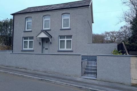 4 bedroom detached house for sale, Cwmfferws Road, Tycroes, SA18 3TU