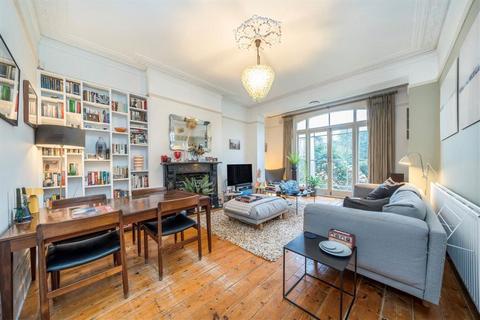 2 bedroom flat for sale, Handen Road, London SE12