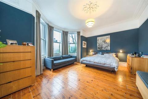 2 bedroom flat for sale, Handen Road, London SE12