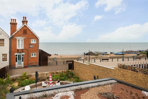 2 bedroom end of terrace house for sale, Sea Street, Whitstable