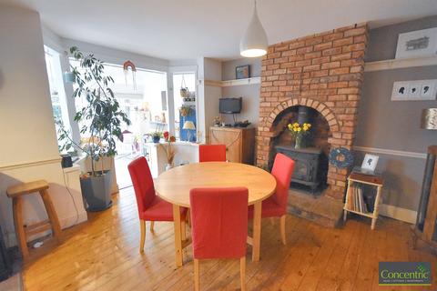 8 Birchwood Road, Wolverhampton, WV4 5UJ