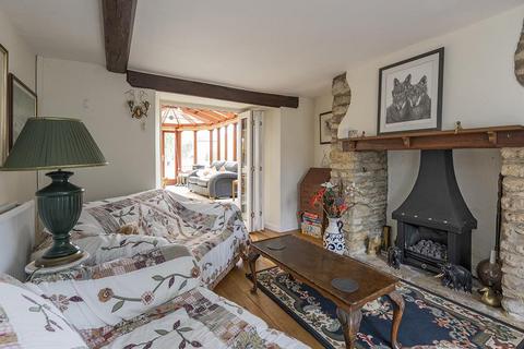 3 bedroom end of terrace house for sale, London Road, Milborne Port, Sherborne