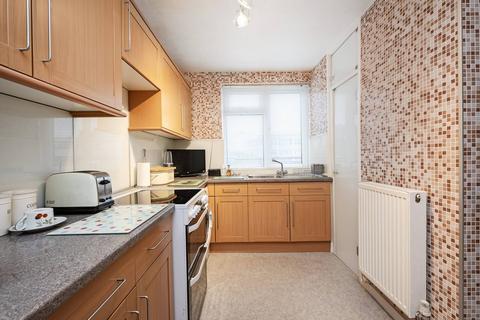 2 bedroom maisonette for sale, Fellows Court, Weymouth Terrace, Bethnal Green, London, E2