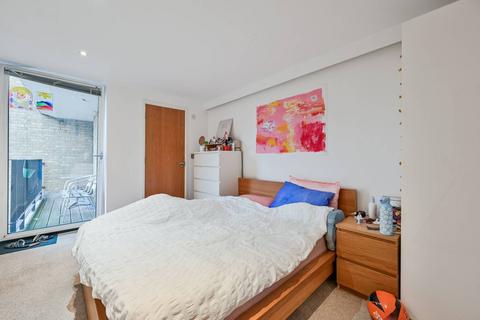 2 bedroom flat for sale, Bacon Street, Shoreditch, London, E2