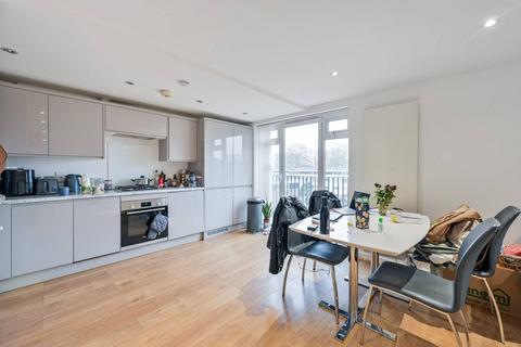 2 bedroom flat for sale, Bacon Street, Shoreditch, London, E2