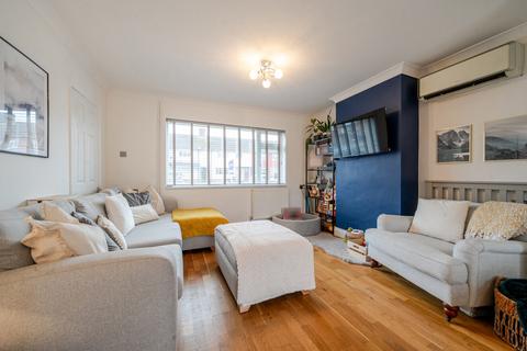 28 Robin Drive, Ipswich, IP2 0TF