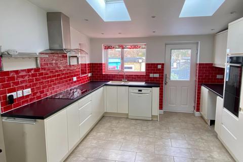 3 bedroom semi-detached house for sale, Gorse Road, Grantham, NG31