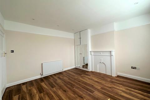 3 bedroom end of terrace house to rent, Lammas Avenue, Mitcham CR4