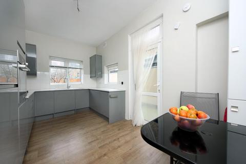 3 bedroom house to rent, Shakespeare Road, W3