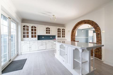 4 Gasson Road, Swanscombe, DA10 0HX