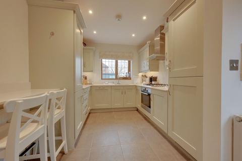 4 bedroom semi-detached house for sale, London Road, Sayers Common, BN6