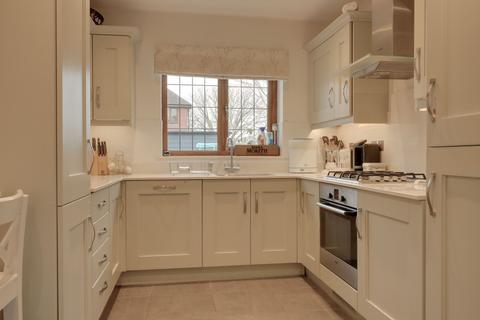 4 bedroom semi-detached house for sale, London Road, Sayers Common, BN6