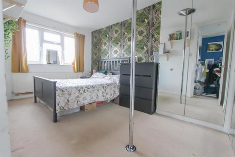 59 Barfield, Sutton At Hone, Dartford, DA4 9EJ