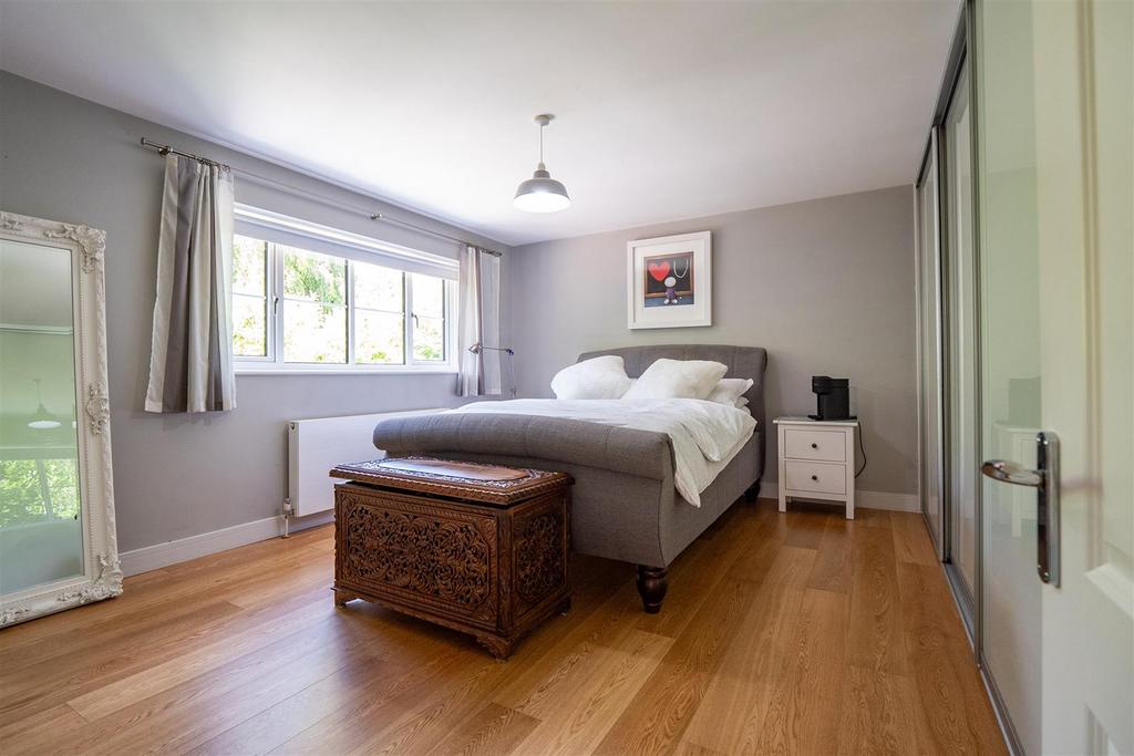 Bedroom 1.jpg