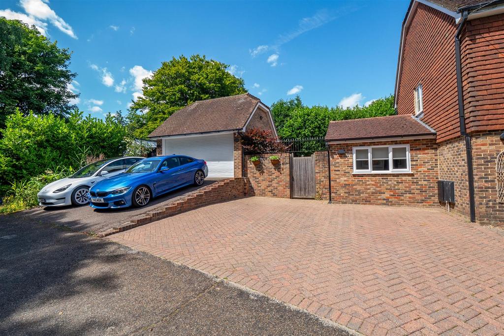 Double Garage and Driveway.jpg