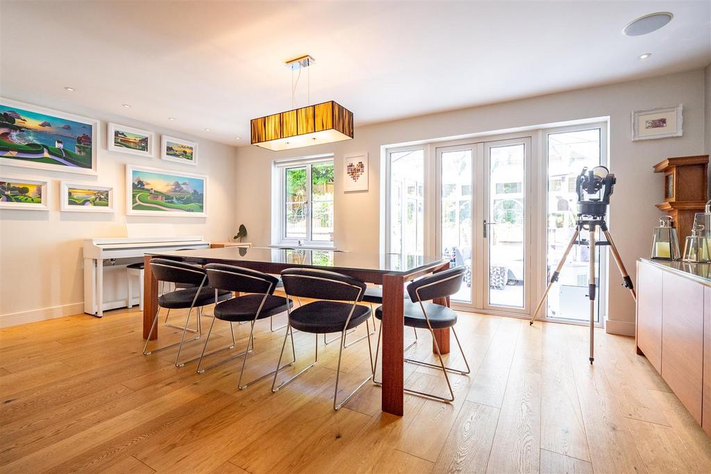 Dining Room.jpg