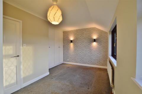 48a Garrard Road, Slough, SL2 2QN