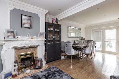 18 Blythe Road, Stanford-le-hope, SS17 8ER