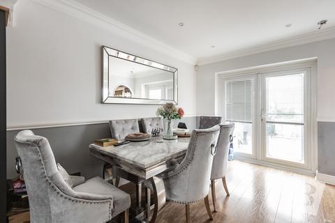 18 Blythe Road, Stanford-le-hope, SS17 8ER