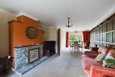 66a Reddown Road, Coulsdon, CR5 1AX