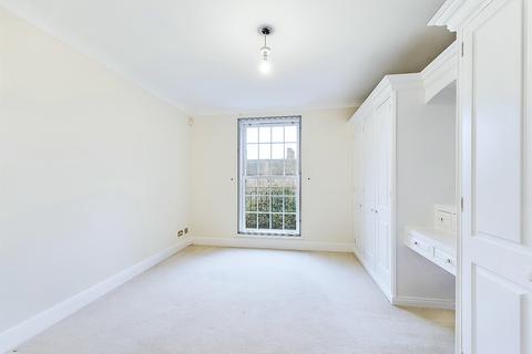 12, Wilton Court Crossways, Beaconsfield, HP9 2HX