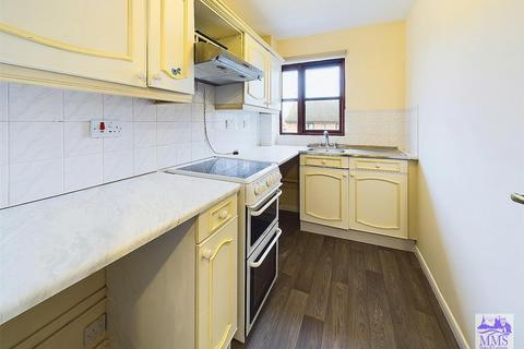 1 bedroom maisonette for sale, Farley Road, Gravesend