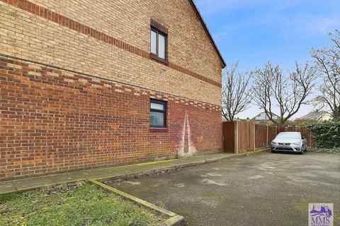 1 bedroom maisonette for sale, Farley Road, Gravesend