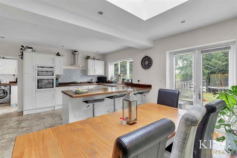 4 bedroom semi-detached house for sale, Alcester Road, Stratford-Upon-Avon