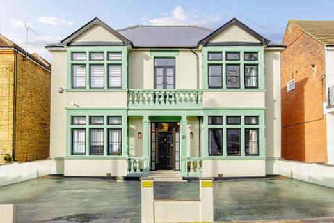 undefined, Westcliff-on-Sea SS0