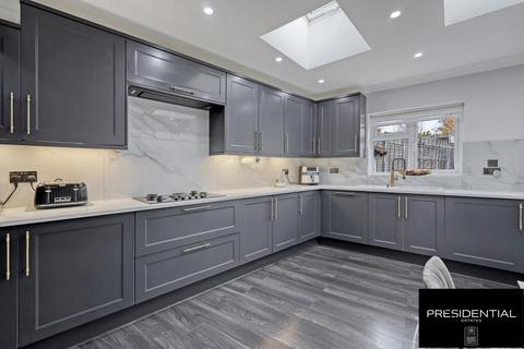 13 Arrowsmith Road, Chigwell, IG7 4PP