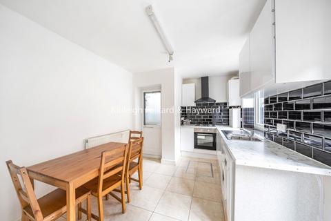6 bedroom house to rent, Longmead Road London SW17