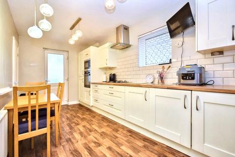 23 Hall Road, Wakefield, WF2 8NB