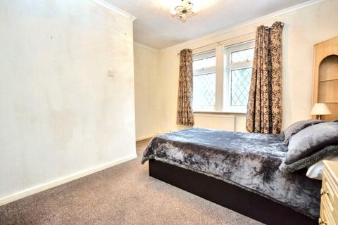 23 Hall Road, Wakefield, WF2 8NB