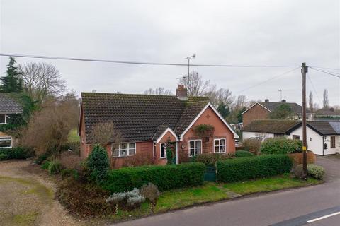 2 bedroom detached bungalow for sale, Stow Road, Bury St. Edmunds IP31