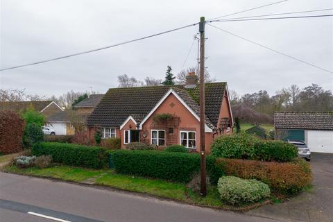 2 bedroom detached bungalow for sale, Stow Road, Bury St. Edmunds IP31