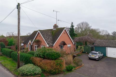 2 bedroom detached bungalow for sale, Stow Road, Bury St. Edmunds IP31