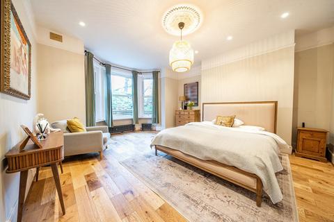Flat 1, 15 Thicket Road, London, SE20 8DB