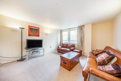 2 bedroom flat for sale, Great Dover Street, London