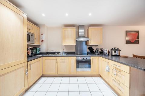 2 bedroom flat for sale, Great Dover Street, London