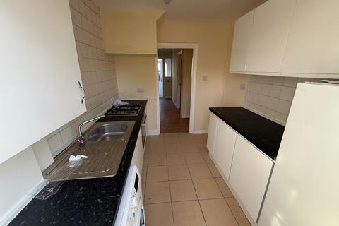 2 bedroom house share to rent, Somerville Road, Romford RM6