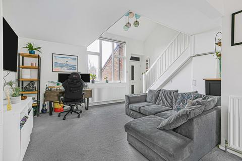 2 bedroom apartment for sale, Strawberry Vale, Twickenham, TW1